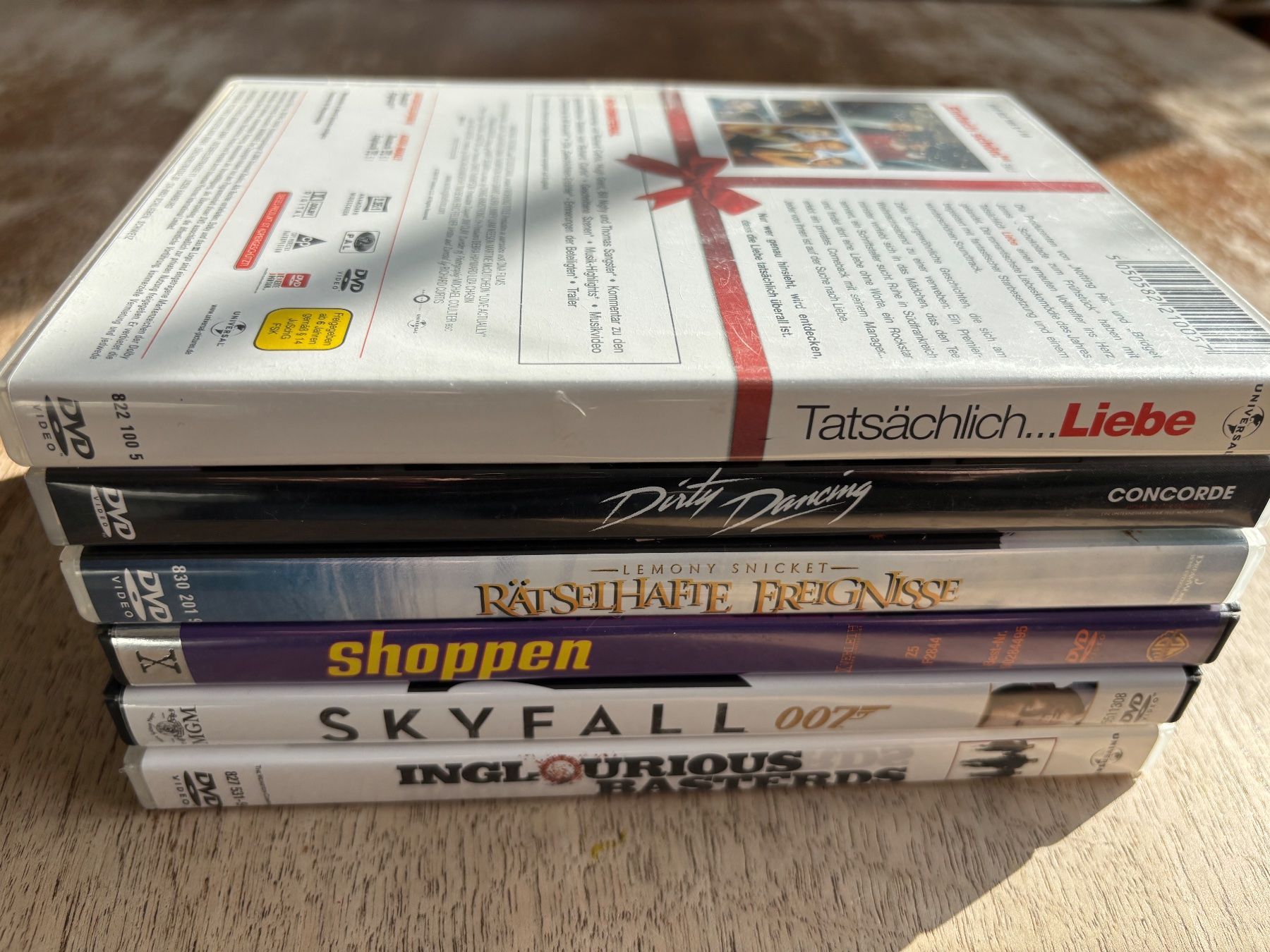 Tutti i DVDs: 6 DVDs: Dirty Dancing, Tatsächlich...Liebe, Skyfall, usw. – Usato da Cham venduto da CarmenBu 3