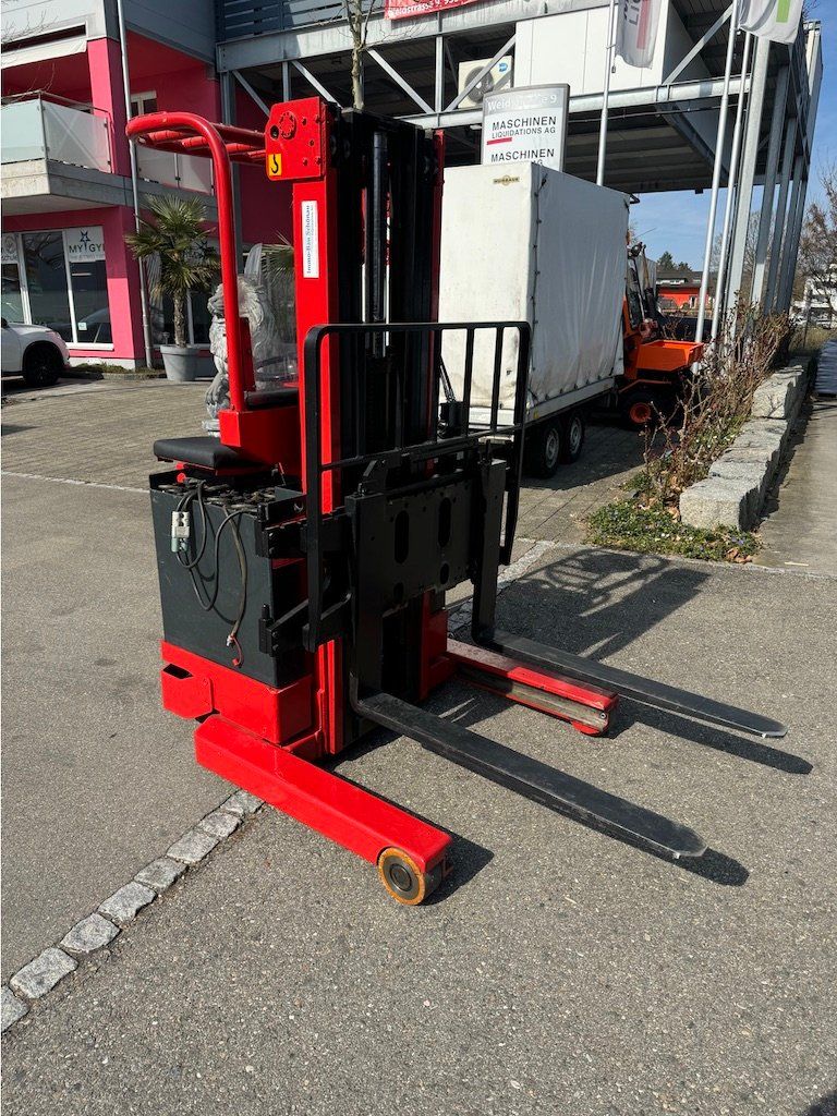 Carrelli elevatori e a forche: Elektro-Quersitzstapler – Usato da Wilen b. Wil venduto da Kuss03