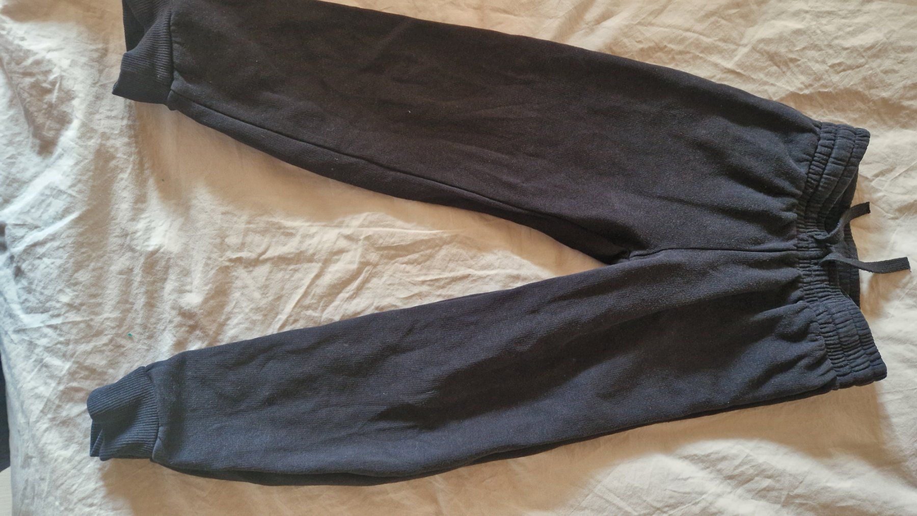 H&M Pantaloni: H&M Jogger Gr. 122 – Usato da Oensingen venduto da Nussikowski 1