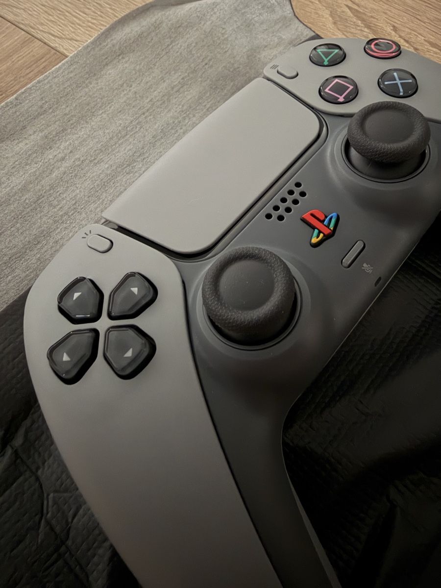 Sony Controller: SONY DualSense Wireless-Controller - 30th Anniv. Ltd. Ed – Nuovo e nell'imballaggio originale da Herbetswil venduto da Modano09 6