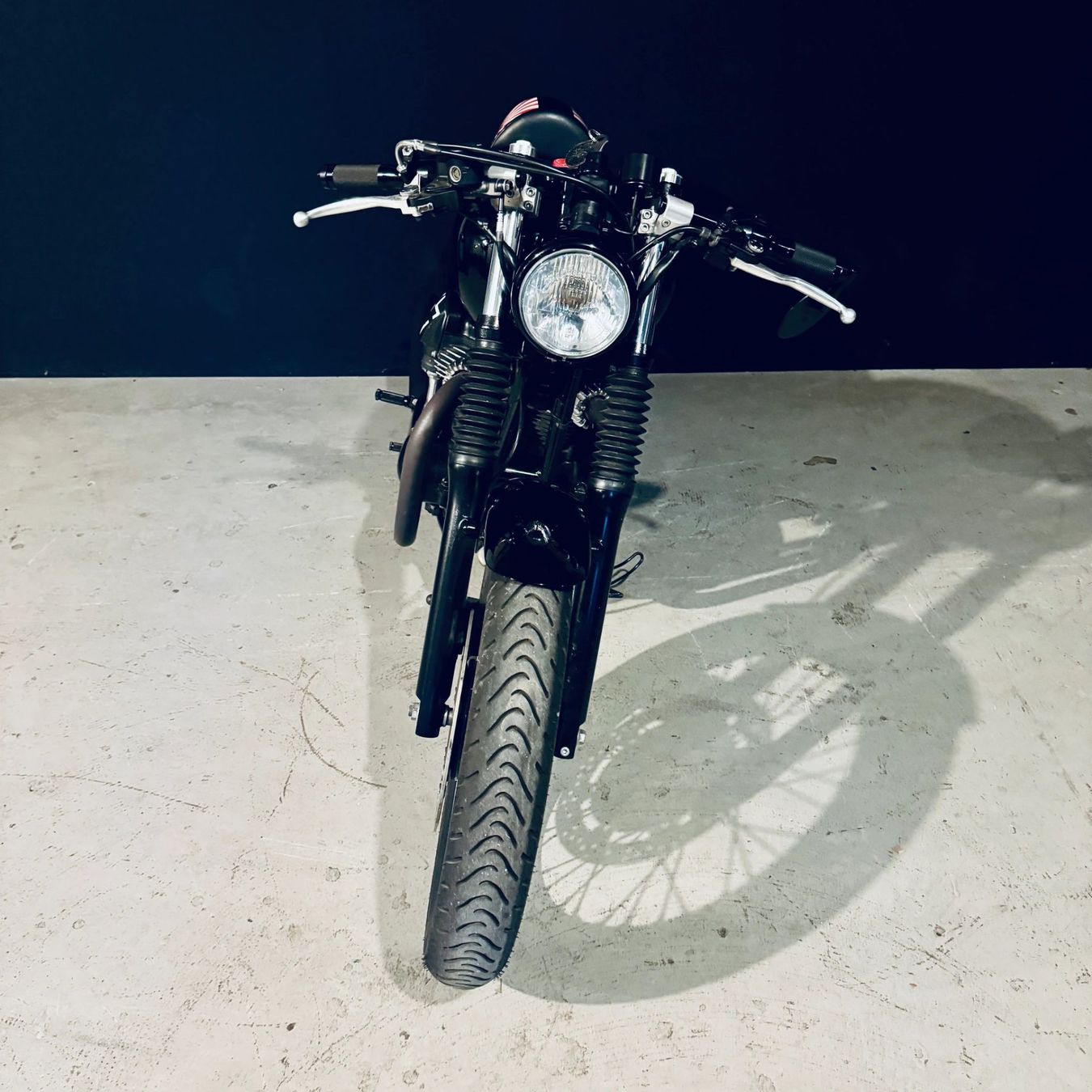 Kawasaki Strada: KAWASAKI W 800 - Einzigartiger W800 Cafe Racer – Usato da Oberhofen Thun'see venduto da -MIOT- 6