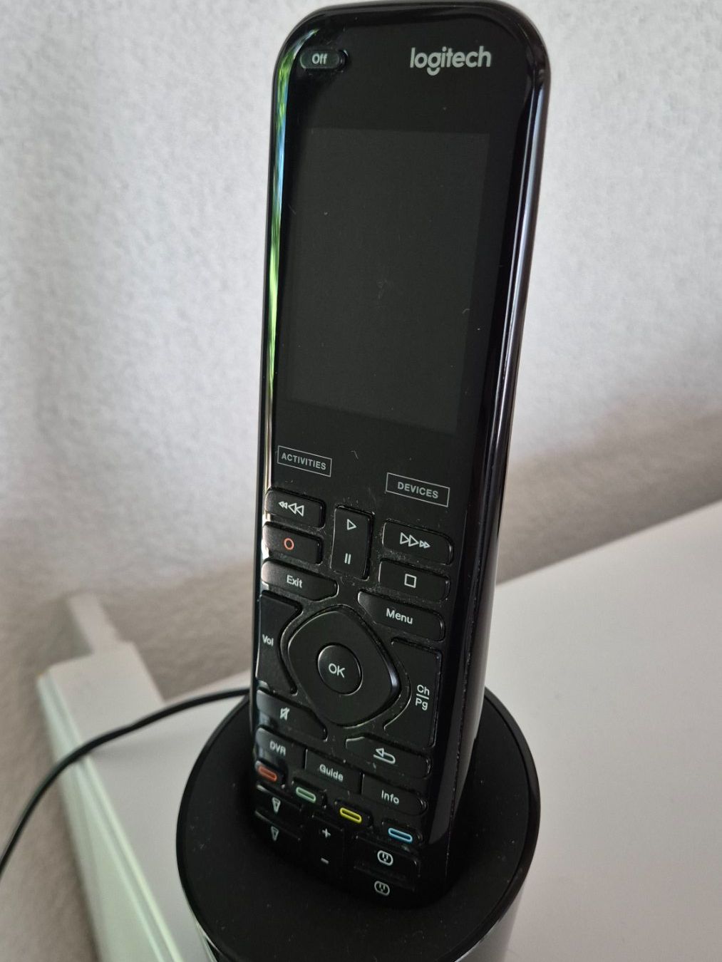 Logitech Fernbedienungen: Logitech Harmony Elite Universalfernbedienung mit Zubehör – Gebraucht aus Hitzkirch von enya2007 5