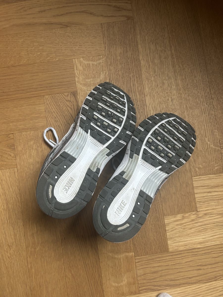 Nike Scarpe da uomo: Nike P6000 Silber / Grösse 39 – Usato da Zürich venduto da ZurichGothenburg 2