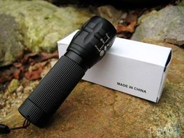 Torche Lampe de Poche Led Ajustable 600L