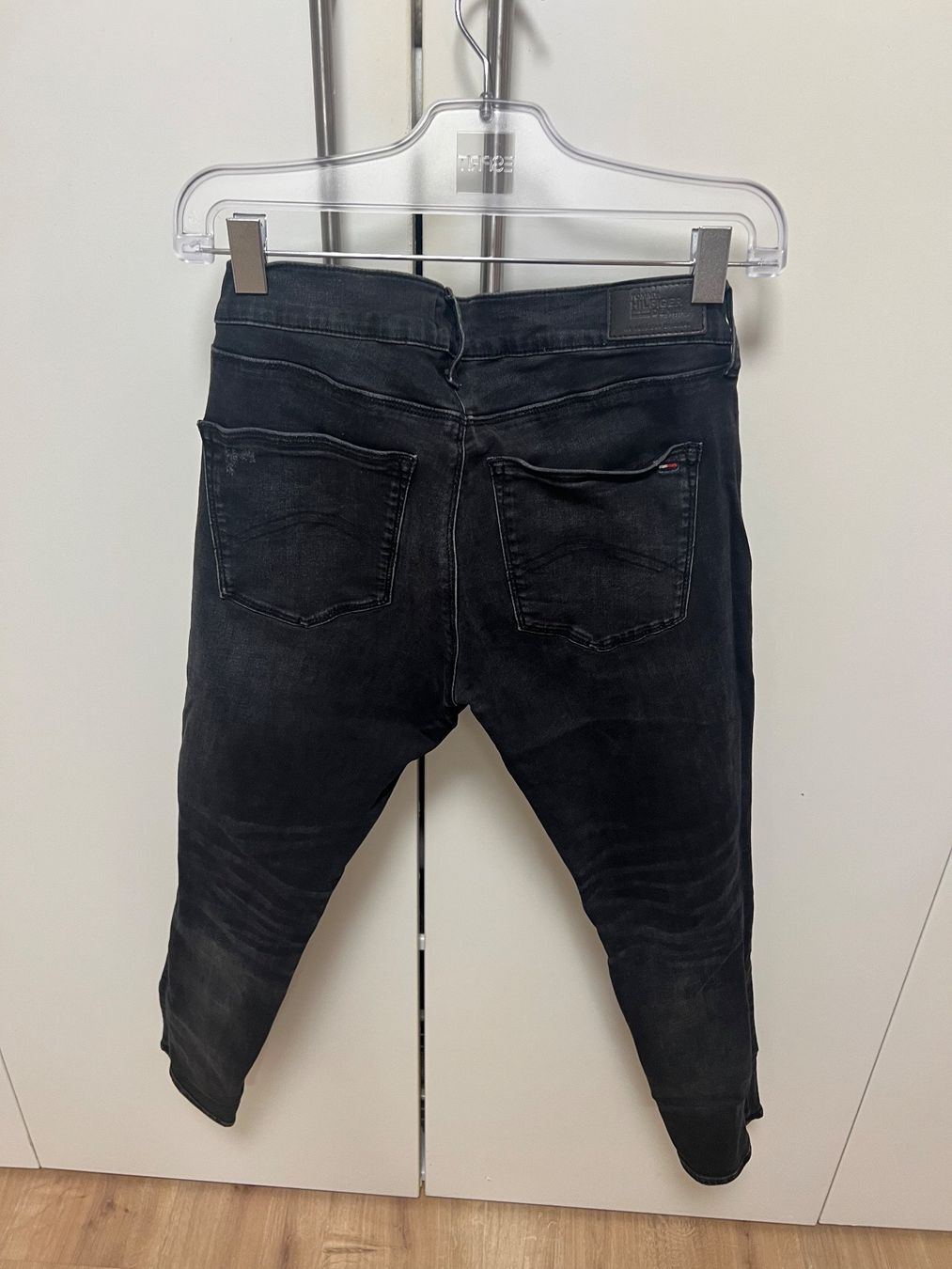 Tommy Hilfiger Jeans: Tommy Hilfiger Jeans – Usato da Derendingen venduto da sam-jh 1