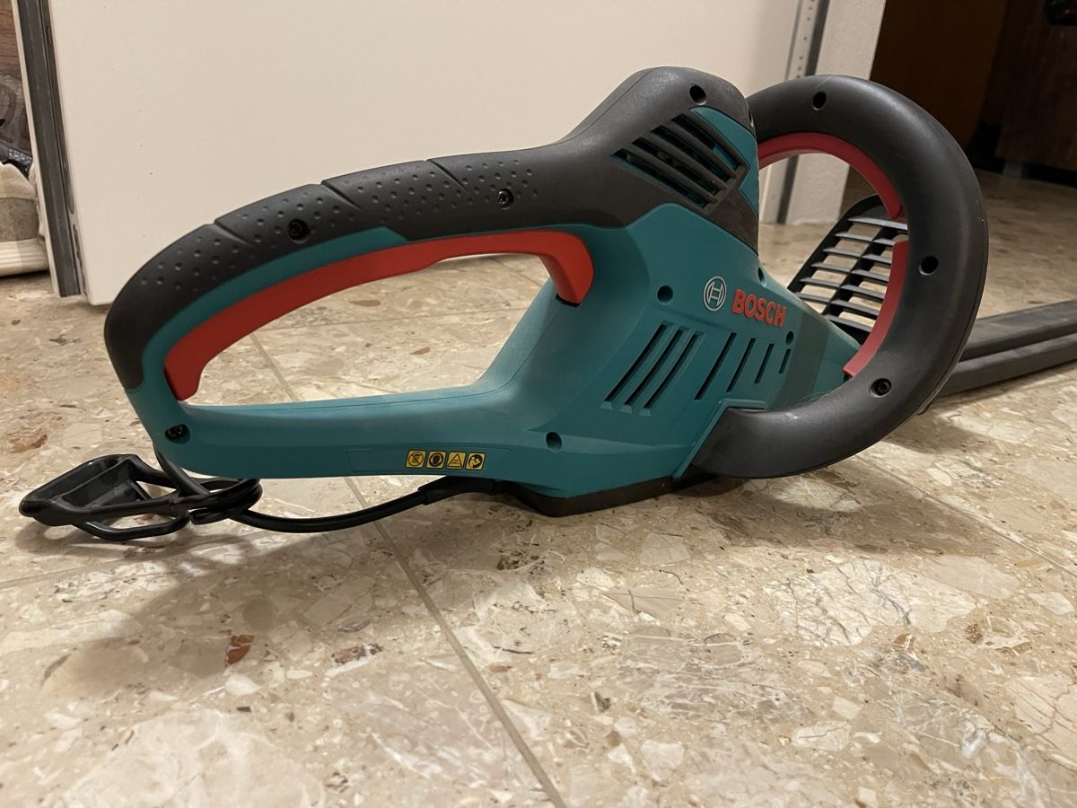 Bosch Tutti gli attrezzi: Bosch Heckenschere AHS 55-26 mit Kabel – Usato da Meierskappel venduto da suesle 1