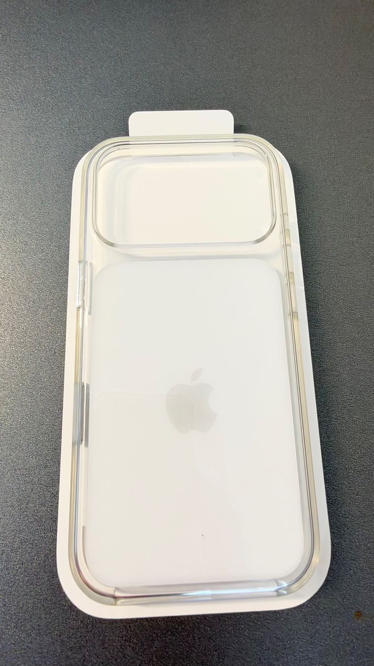 Apple Cover & Protezioni schermo: iPhone 17 Pro Apple clear case – Usato da Lausanne venduto da Sittingredbull
