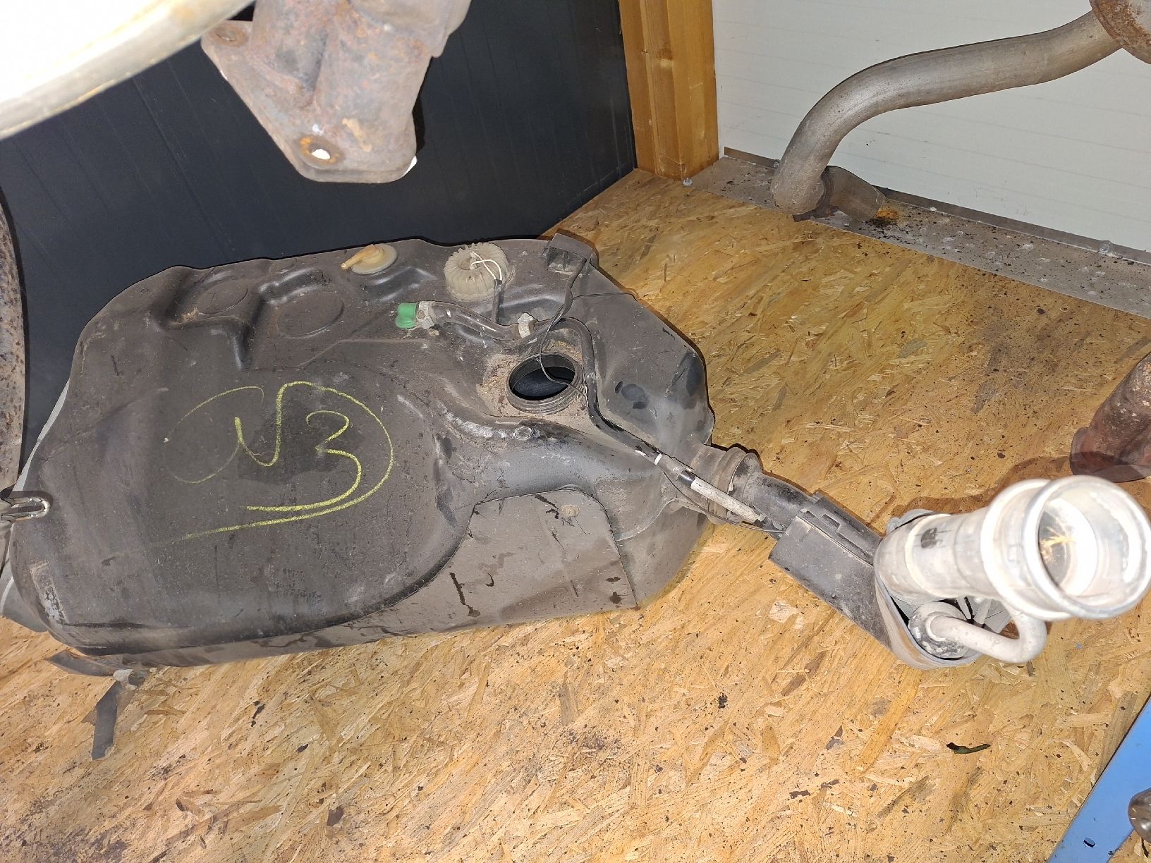 Accessori per altri veicoli: Volvo 850 Benzintank – Usato da Ermensee venduto da volvo-Turbo