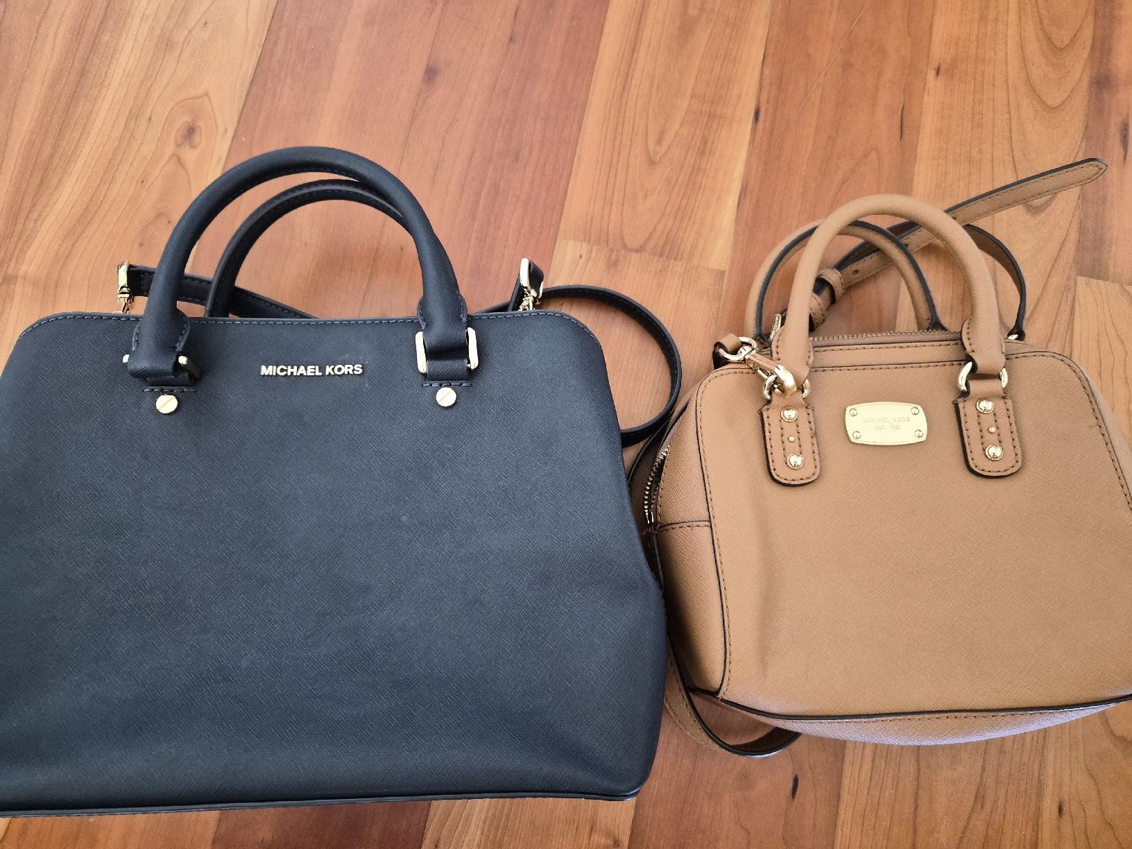 Michael Kors Borse da donna: Michael Kors bags - navy & brown leather, elegant & compact – Usato da Küttigen venduto da yingli