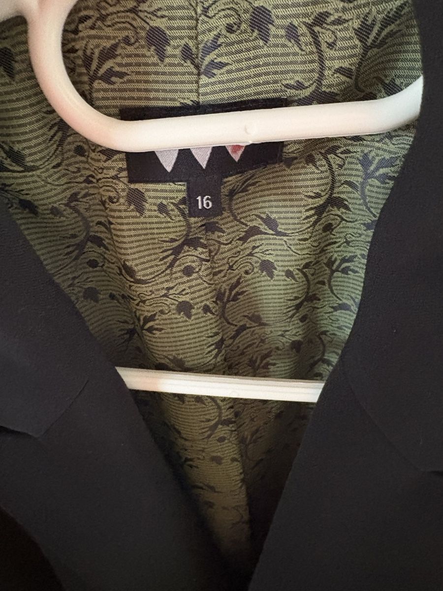 Giacche: Schicker Blazer von Marks&Spencer, Grösse 16, Schwarz! – Usato da Schnottwil venduto da eka_sk9q 3