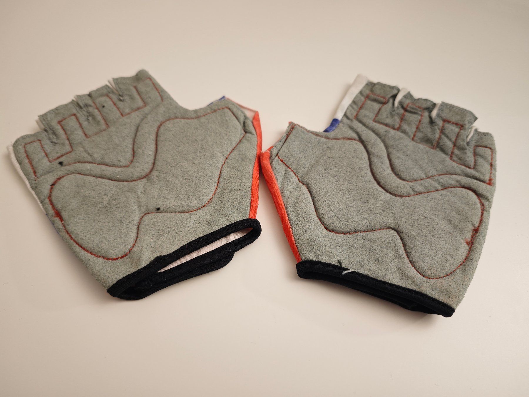 Guanti & manicotti: Fahrradhandschuhe – Usato da Gachnang venduto da alohasurferboy 2