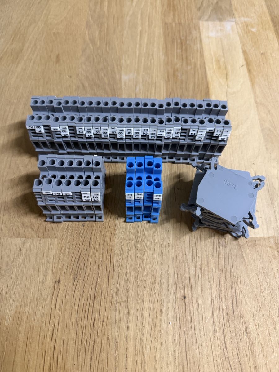 Stromzufuhr: Elektro Material – Gebraucht aus Urtenen-Schönbühl von lea_8tqp 2