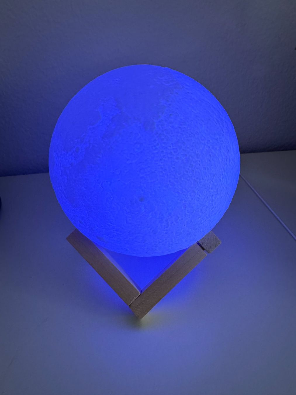 Lampade: Mondlampe mit Holzsockel – Usato da Zürich venduto da nikkotyze 3