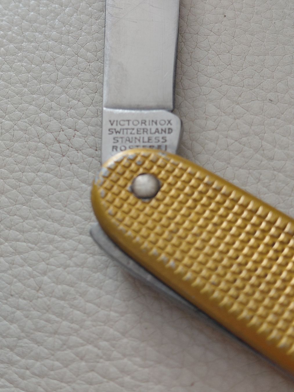 Victorinox Coltelli tascabile: Victorinox Elinox Bugnard, Gold Edition! – Usato da Belp venduto da mar_76s8 2
