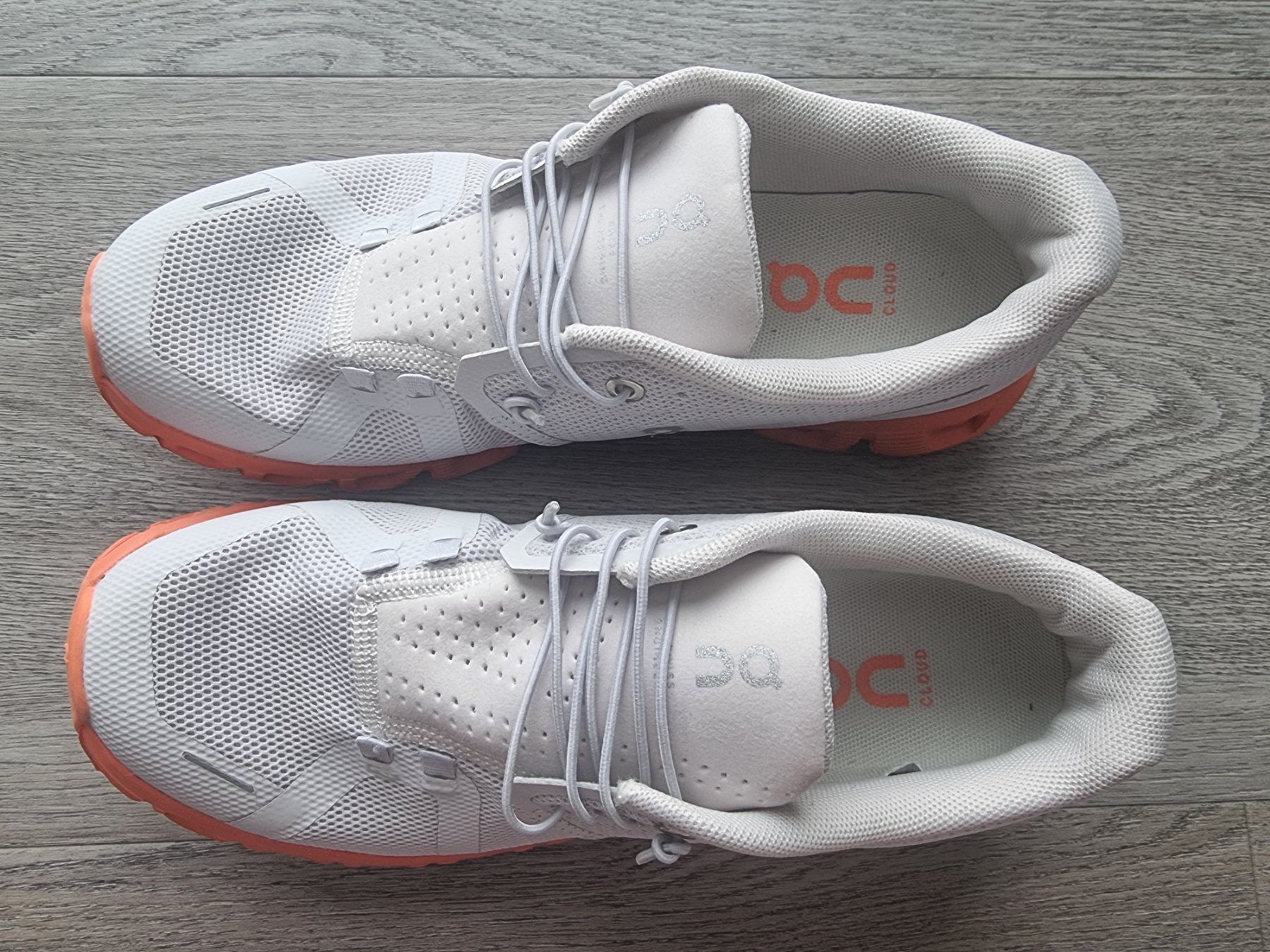 On Scarpe da donna: On Running Cloud Laufschuhe hellgrau/orange Gr. 39 neu – Nuovo e nell'imballaggio originale da Eglisau venduto da nicij79 3