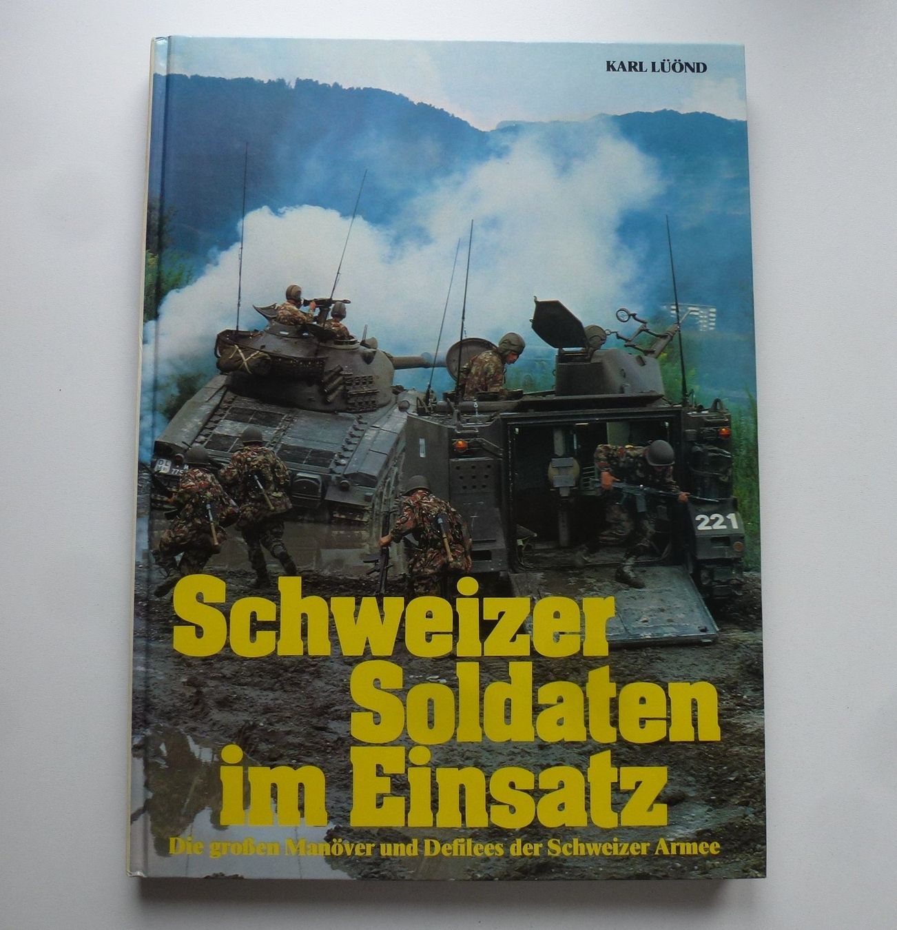 Libri: Ringier Doku-Buch - Schweizer Soldaten im Einsatz – Usato da Walkringen venduto da Casablanca777