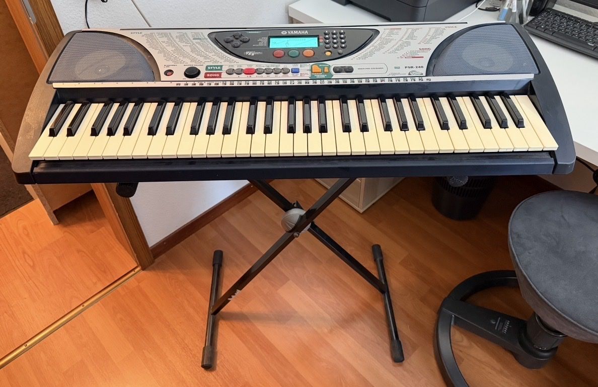 Yamaha Instruments de musique: Keyboard Yamaha – D'occasion à Gerlafingen par HungerDiva 2