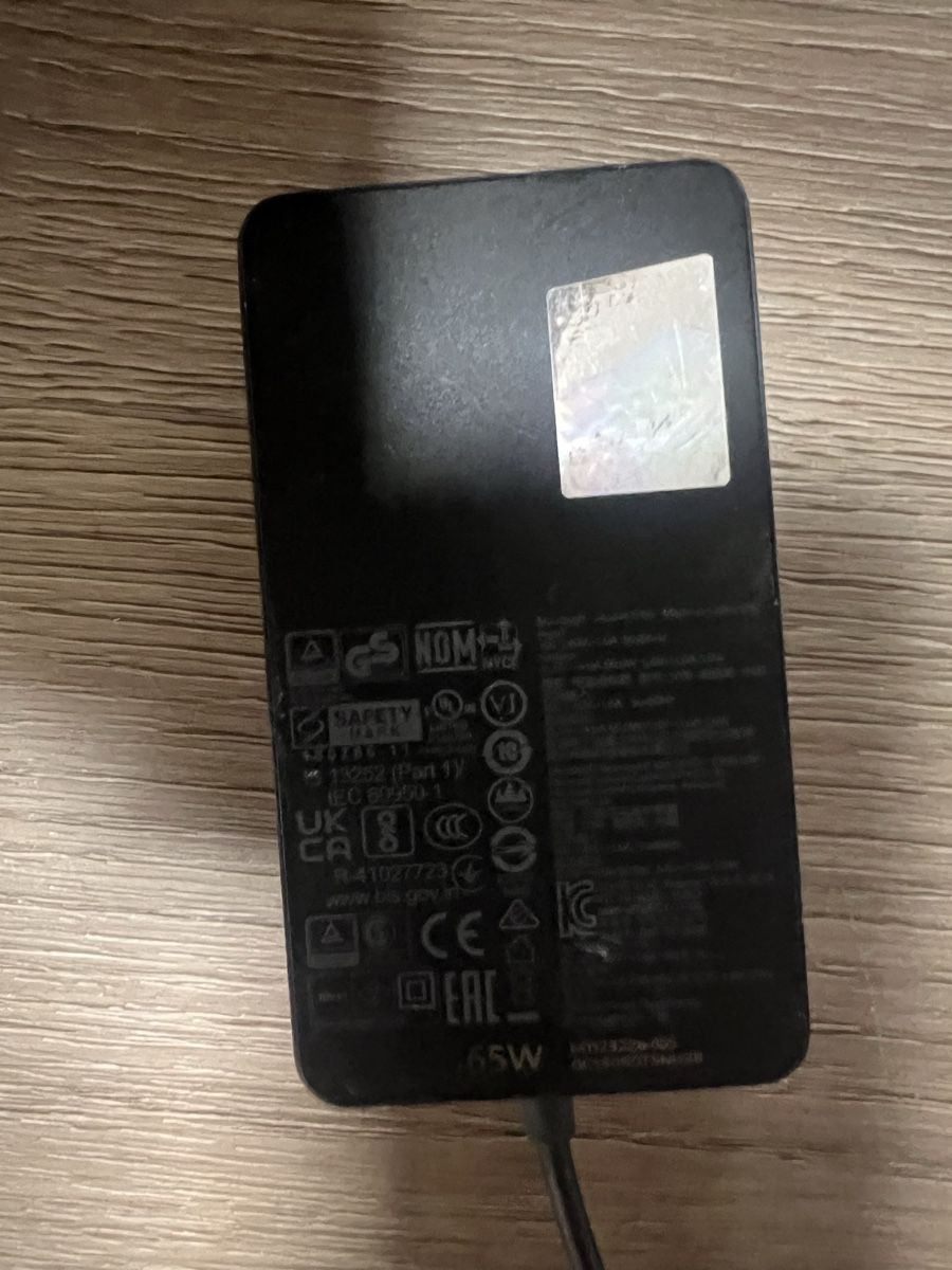 Microsoft Chargeur: Ladegeräte für Surface 8  – D'occasion à Wald ZH par Canix67 1