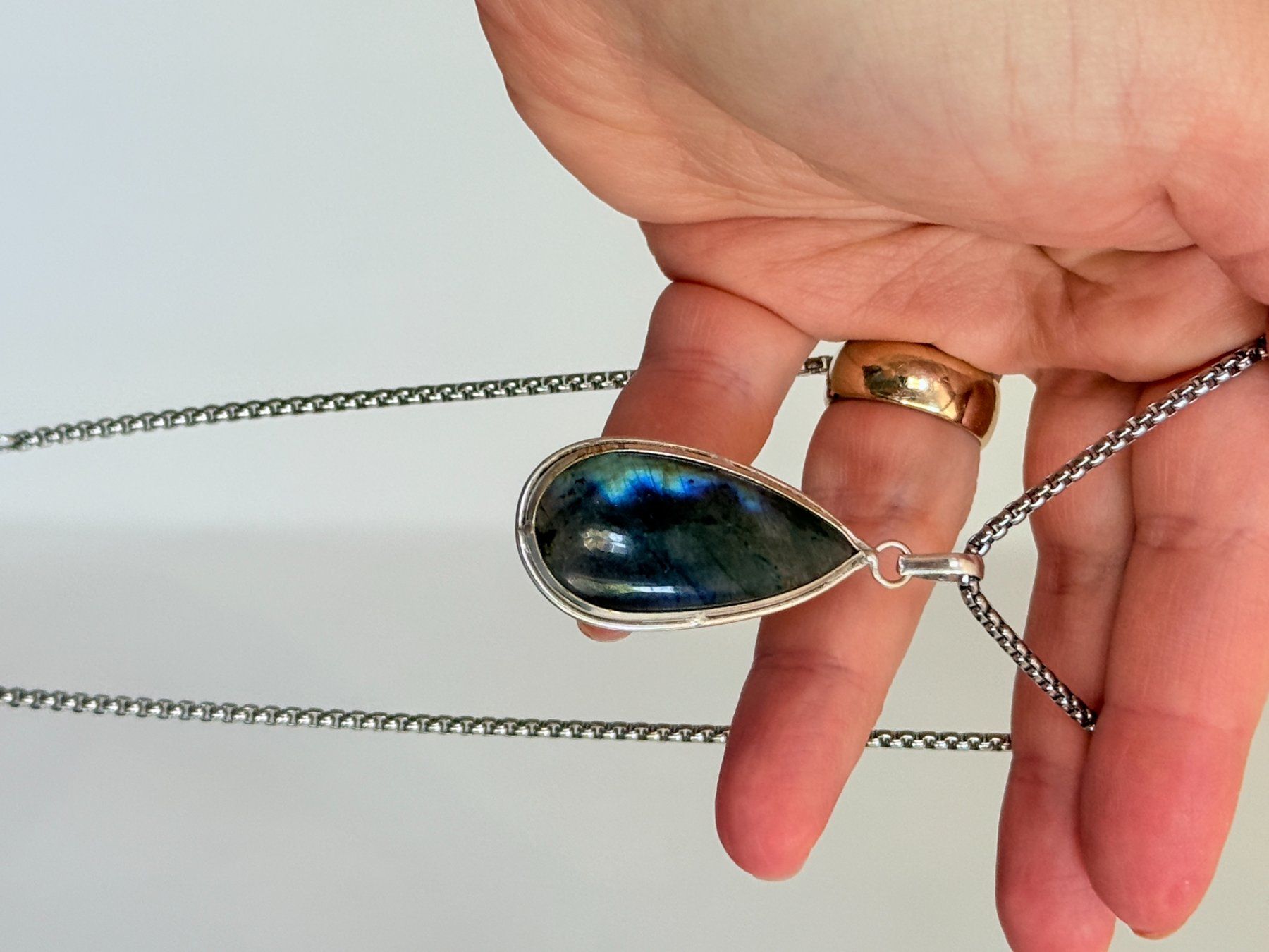 Ketten: Collier Labradorite , élégant et unique ✨ – Neu und originalverpackt aus Genève von AWWA 3