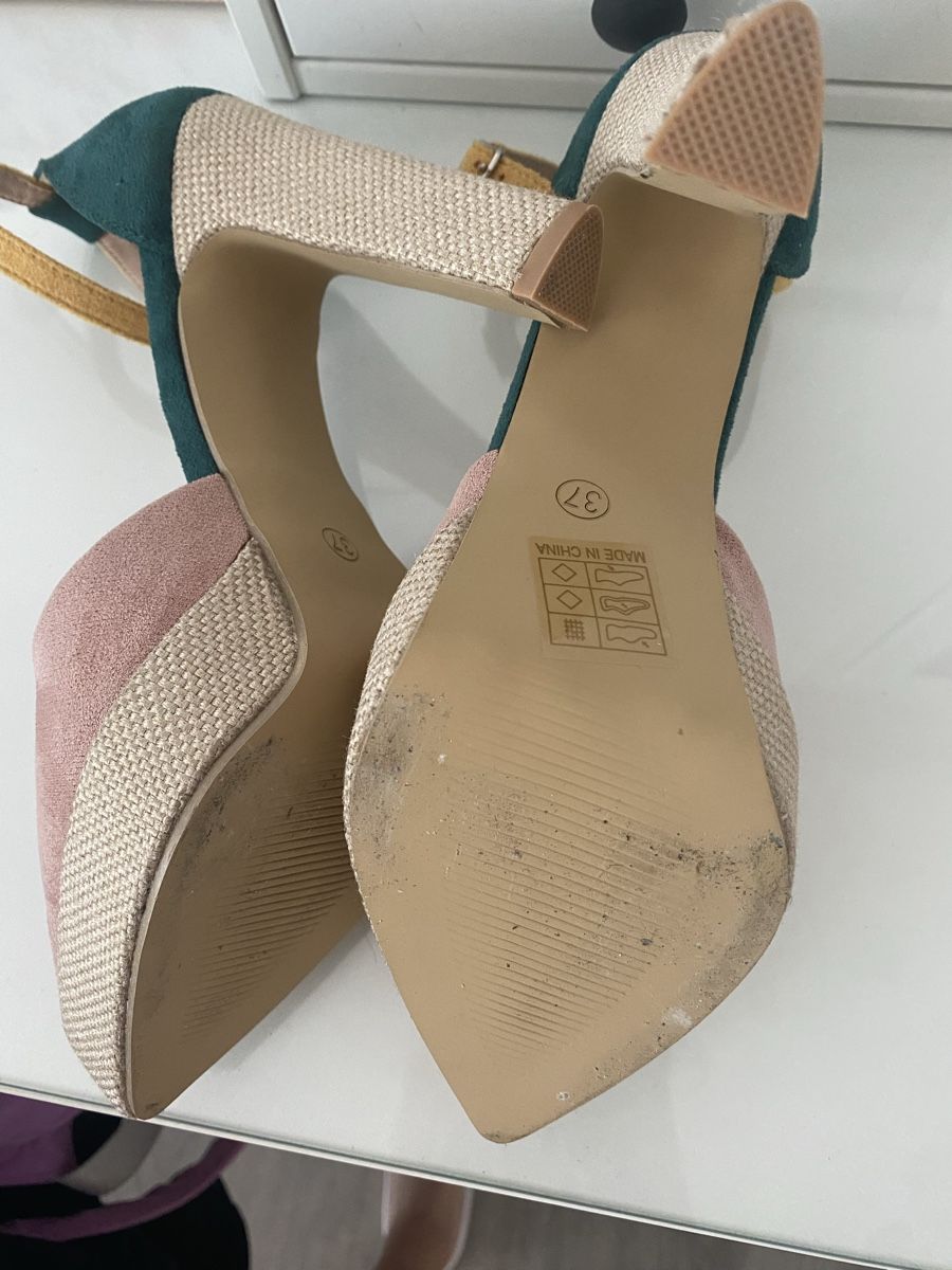 Scarpe da donna: Sandale gr 37 – Nuovo (secondo la descrizione) da Klingnau venduto da Nirvana 6