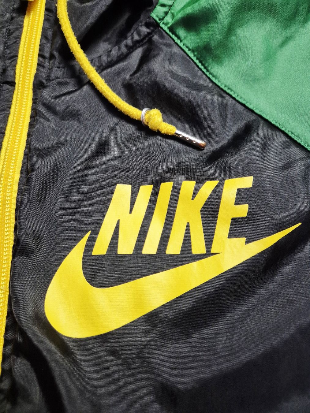 Nike Giacche: Rare Nike Jacke Grösse L  – Nuovo (secondo la descrizione) da St. Gallen venduto da CaliSunshine 2