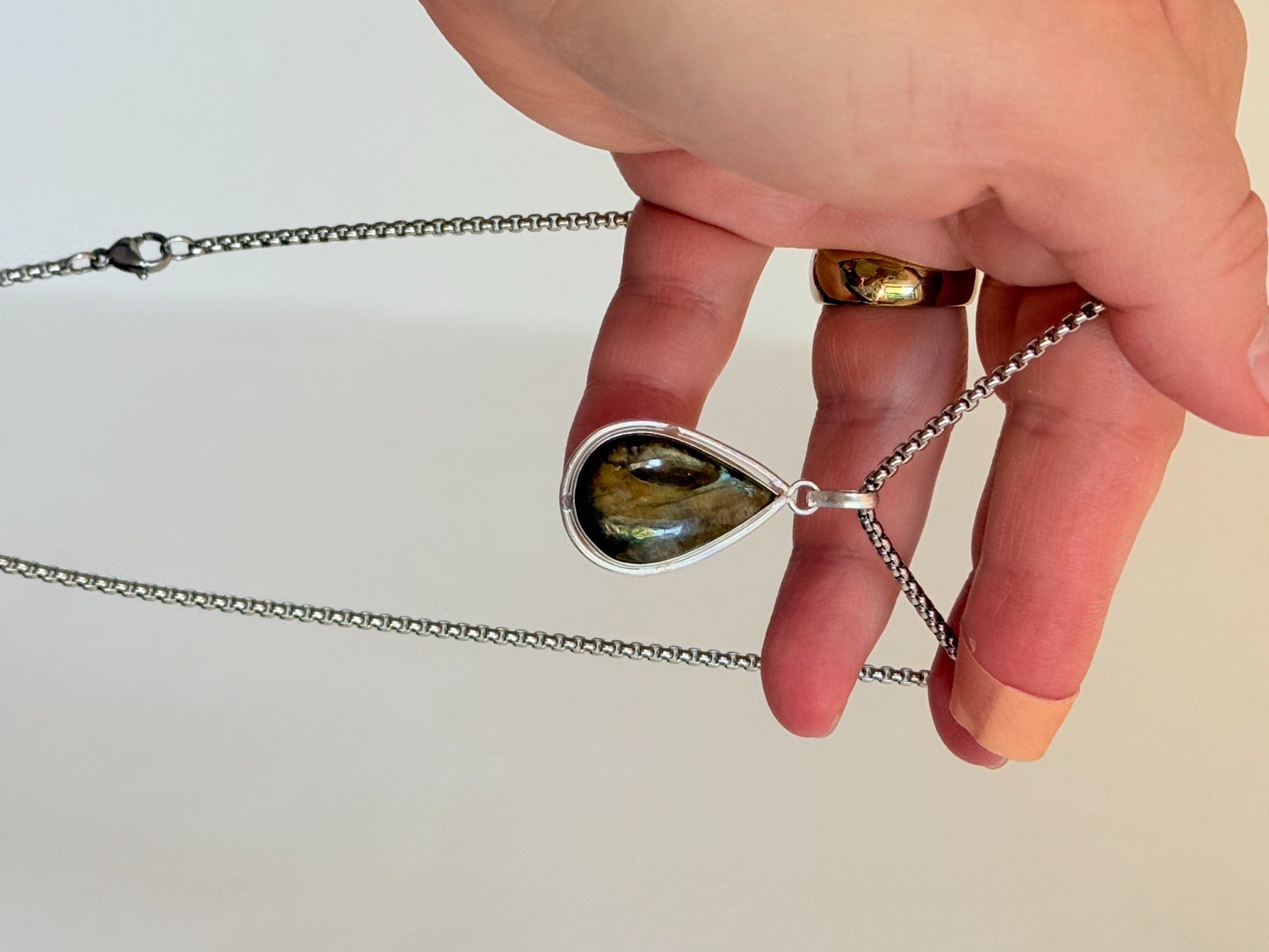 Ketten: Collier Labradorite, forme goutte d'eau – Neu und originalverpackt aus Genève von AWWA 6