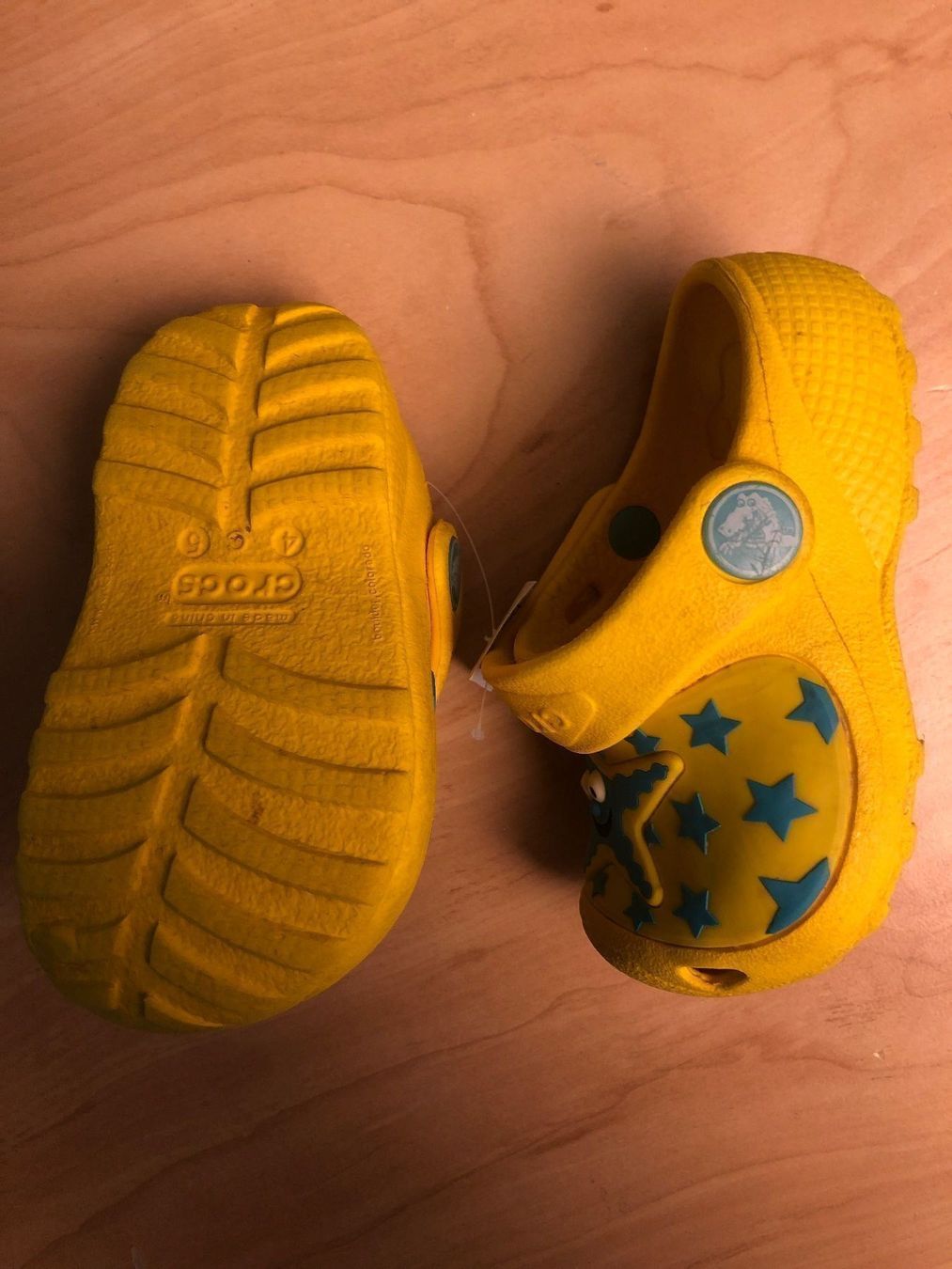 Crocs Chaussures filles: Crocs 4/5 Gr.19-21 – D'occasion à Obergerlafingen par cabo4 2