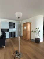 Schöne Stehlampe
