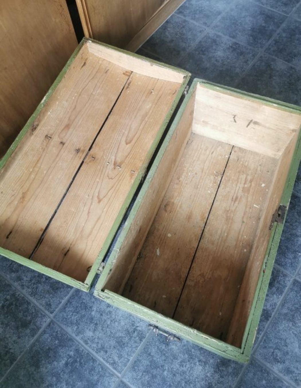 Cassapanche: Truhe Holz bemalt mit Blumen  – Usato da Dietikon venduto da Lu-95 3