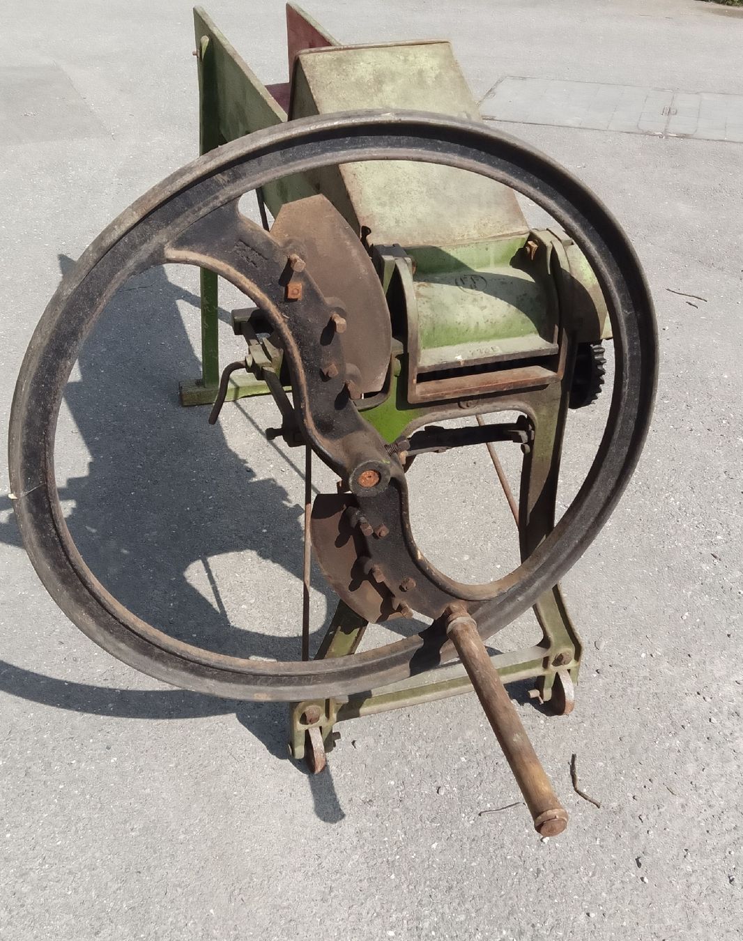 Tutte le macchine: Antiker Strohschneider – Usato da Gretschins venduto da Gisi7 1