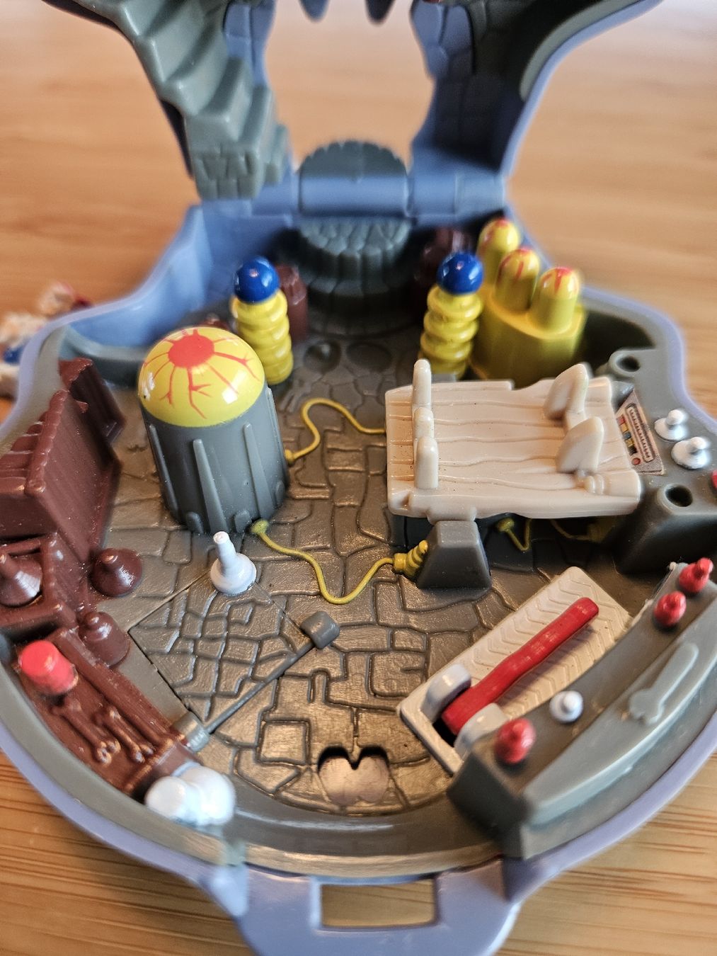 Giocattoli: MIGHTY MAX SKULL DUNGEON 1992 – Usato da Sarnen venduto da rockola02 2