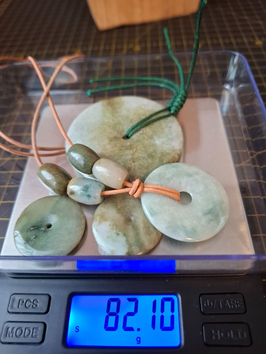 Ciondoli: Konvolut Jade Donut (Jadeit) – Usato da Zwieselberg venduto da Halifaxmendusli 4