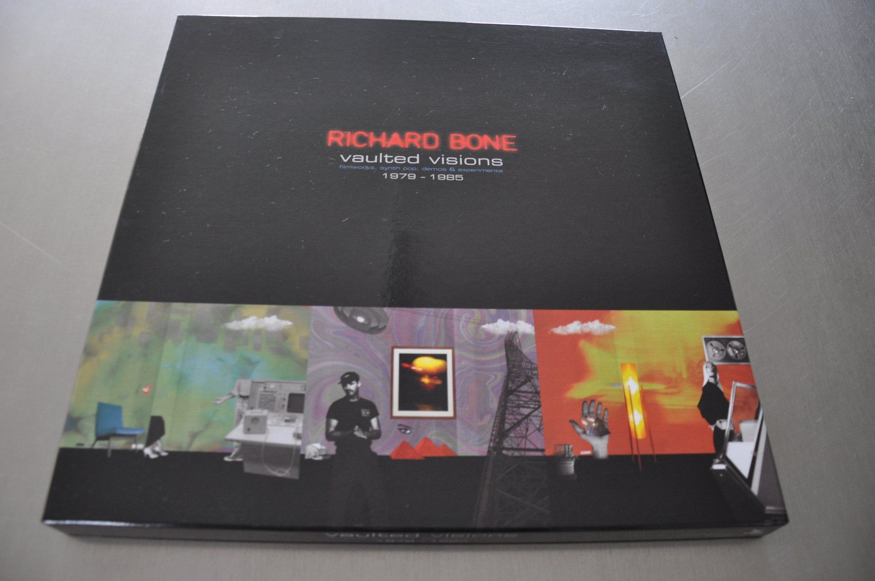 Schallplatten: RICHARD BONE BOX 3LPS + 7 VAULTED VISIONS - VINYL ON DEMAND – Neu (gemäss Beschreibung) aus Sion von jaipur1401 1