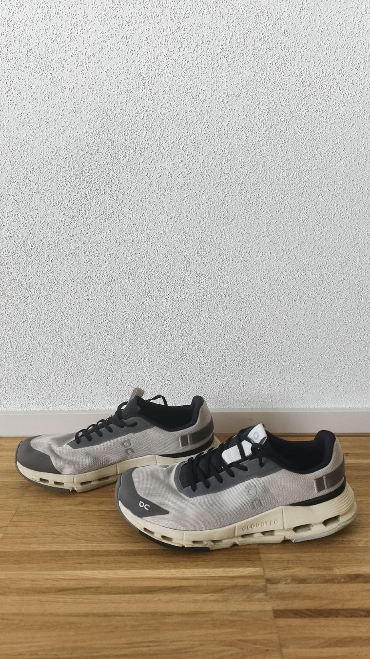 On Scarpe da uomo: On Cloudnova Form2 Running Shoes - Size EU42.5 – Usato da Erlenbach ZH venduto da rem_p5dd 2