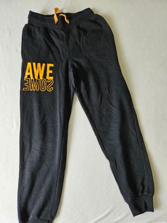 Trainerhose schwarz Gr. 134/140