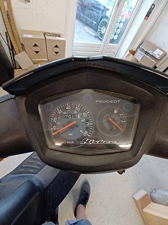 Peugeot Scooter: Peugeot Kisbee 50cc 65km/h 4t – Usato da Moudon venduto da G-Tuning 4