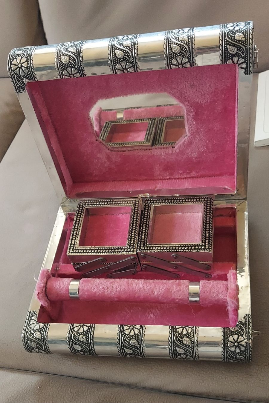 Dosen: Vintage Schmuckkiste versilbert mit Fächern, orientalisches – Gebraucht aus Liestal von swary007 5