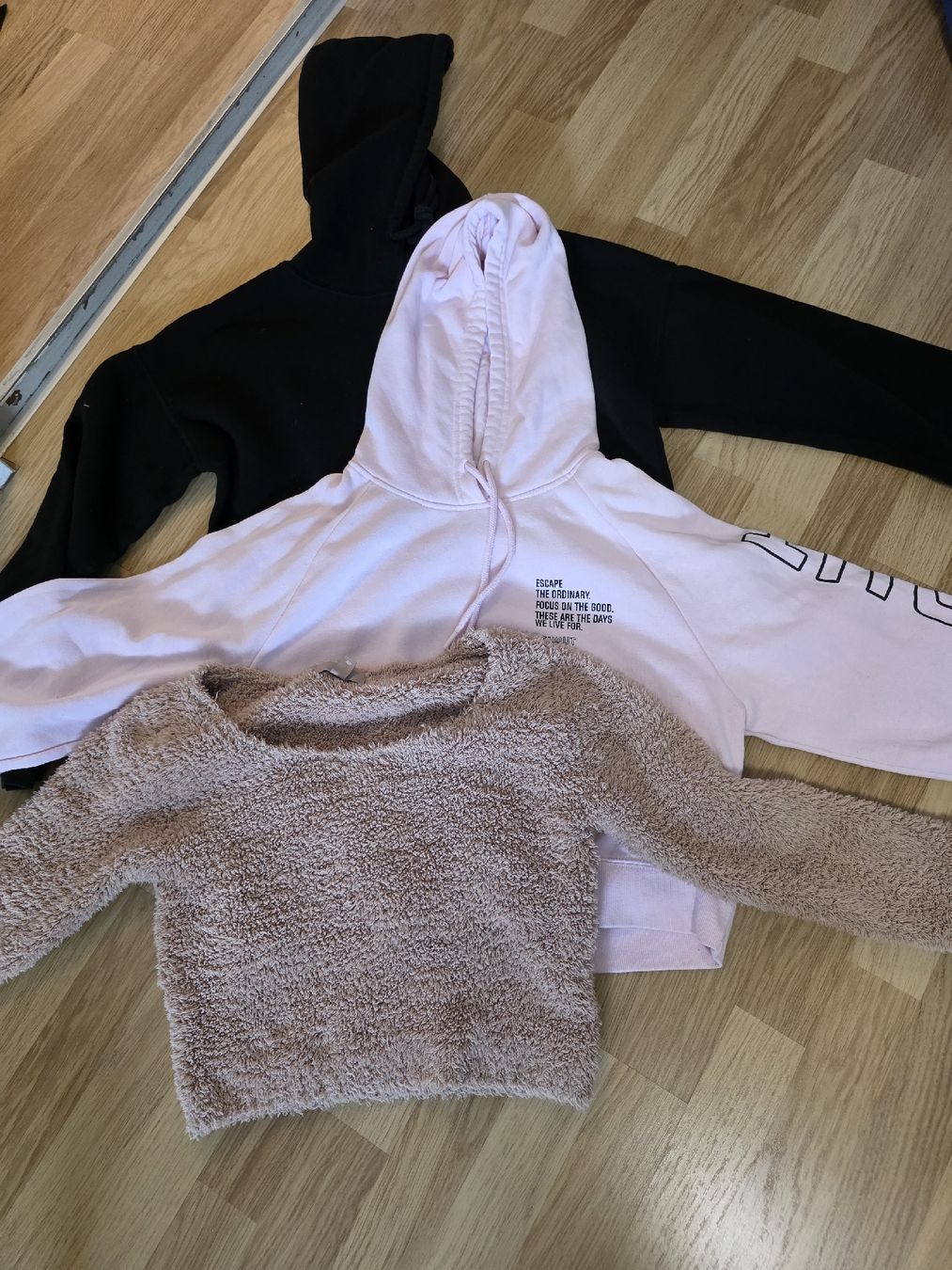 Lotti di vestiti: kleiderpaket grösse M damen – Usato da Büsserach venduto da Seve23.