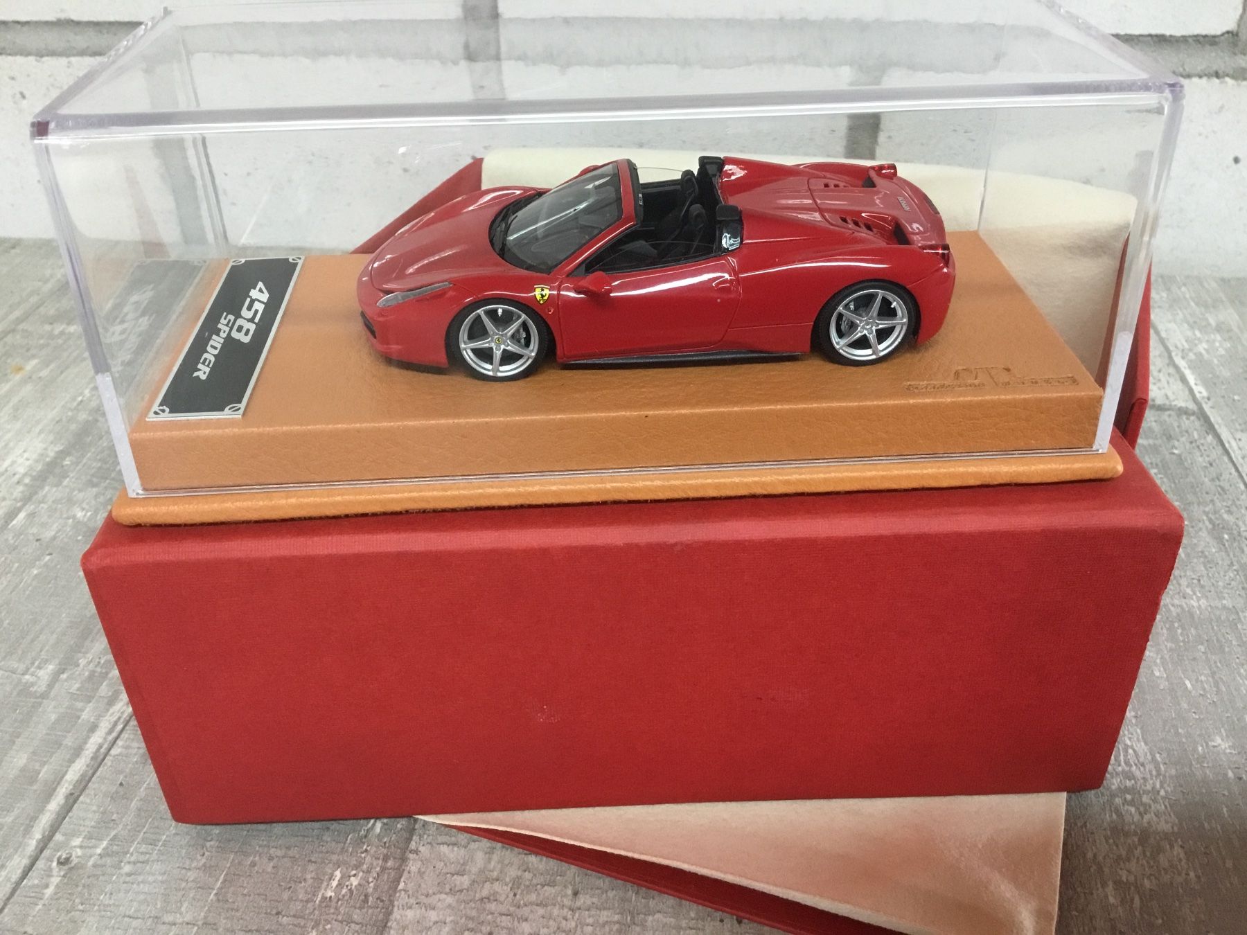 Ferrari Modellini d'auto: Ferrari 458 Spider / MR Modell / 1:43 – Nuovo (secondo la descrizione) da Brig venduto da Sonne11