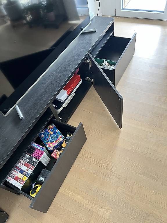 Ikea TV Möbel: Fernsehmöbel / TV möbel schwarz – Gebraucht aus Islikon von bia_7l8s 1
