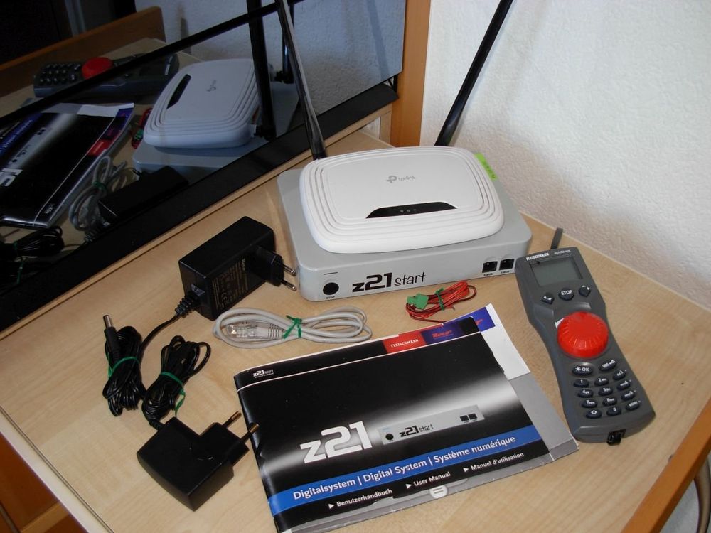 Modelleisenbahnen: Z21 komplettes Digitalsystem mit neuestem Update – Gebraucht aus Oberrieden von Hobbyschiff