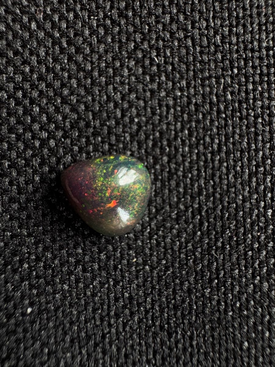 Pierres précieuses: Black Opal 1.25 ct – Neuf avec emballage d'origine à Wängi par Horus90