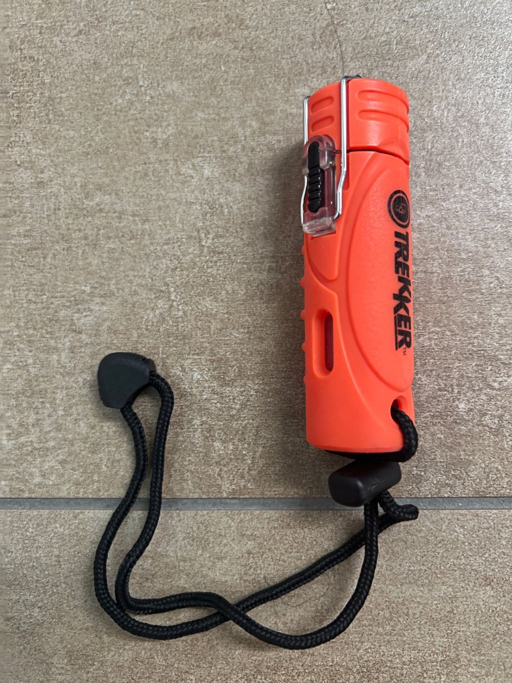Accendini: UST Trekker Stormproof Feuerzeug, Orange – Nuovo (secondo la descrizione) da Merenschwand venduto da Andyw8