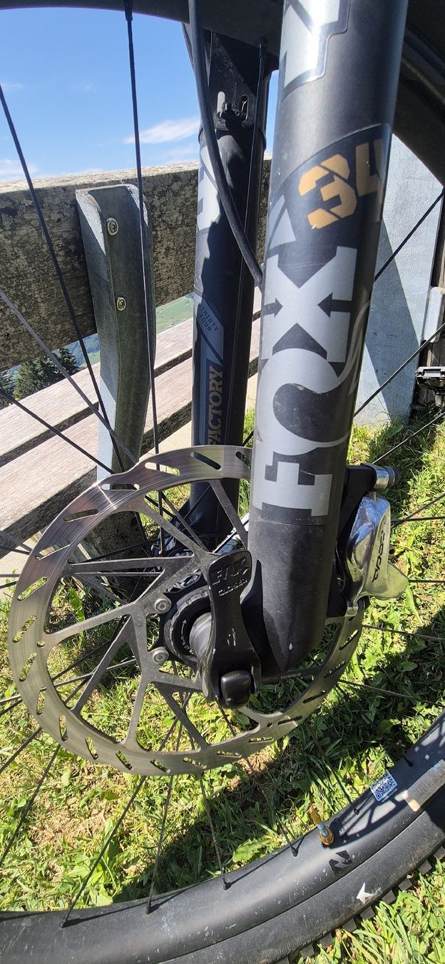 Canyon Velos: emtb canyon neuron onfly cf ltd Grösse S – Gebraucht aus Stans von Wisteria 2
