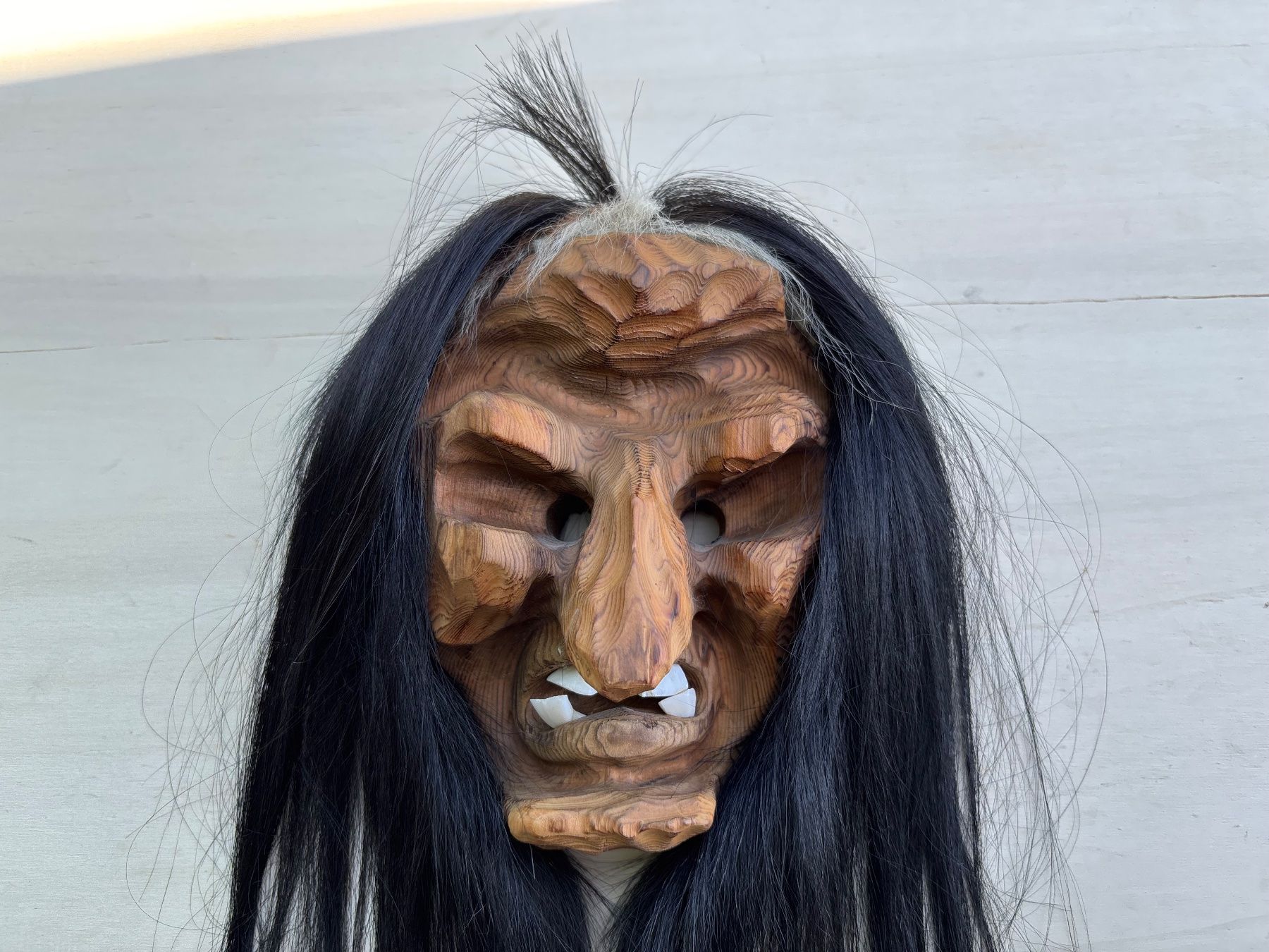 Altro in Antiquarato & Arte: schöne alte Walliser Holzmaske von Siegen Moritz Blatten – Usato da Feldbach venduto da Olive1