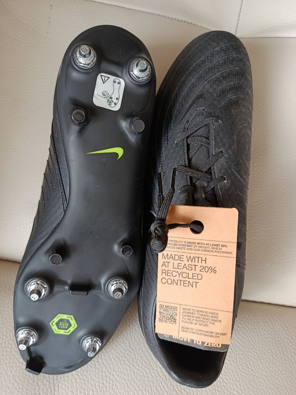 Nike Scarpe da uomo: chaussure de foot neuve – Nuovo (secondo la descrizione) da Zollikon venduto da eur_p7wf 2