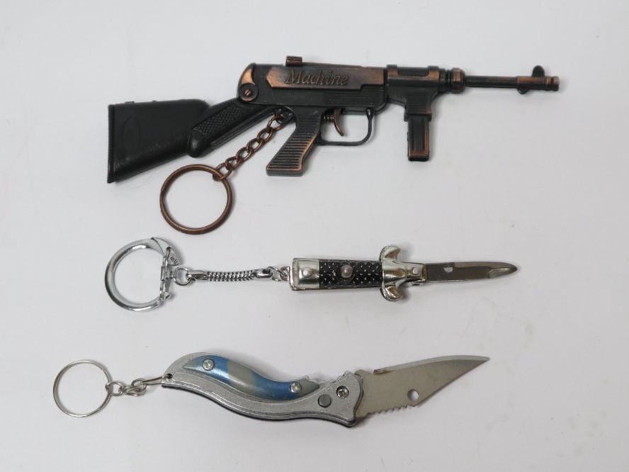 Portachiavi: 3 Stk. Schlüsselanhänger Messer/ Gewehr  80's ... – Nuovo (secondo la descrizione) da Eschenbach SG venduto da Astalavista