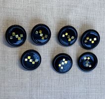 7 Stk. vintage Knöpfe aus Kunststoff