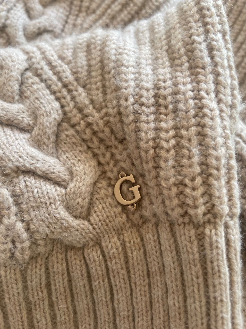 Guess Maglioni & Felpe: Schöner Pullover von GUESS – Usato da Neuwilen venduto da bobbel01 4