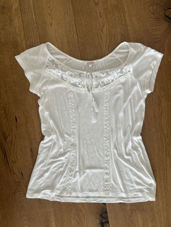 Damen Shirt Grösse S mit Spitze